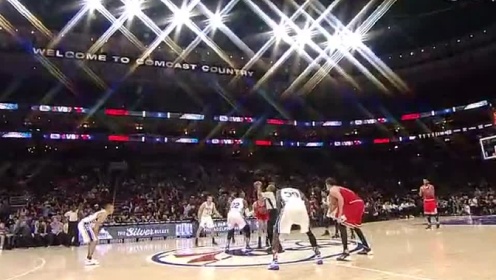伦纳德vs东决视频直播，当机器臂遇上青春风暴，这比赛不看真亏了