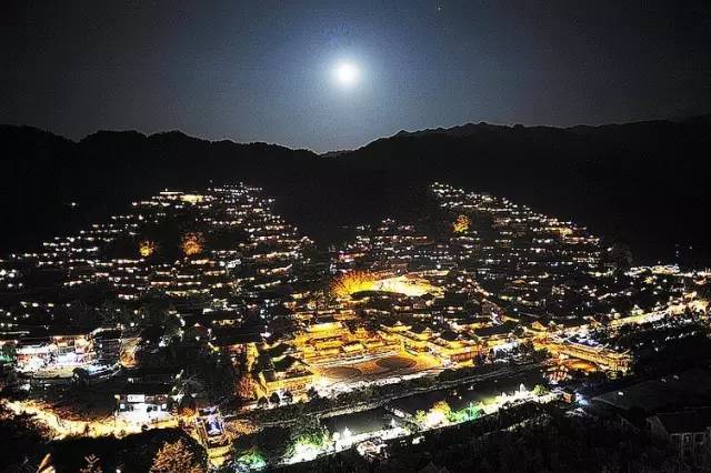 安徽vs贵州夜景视频直播，谁家灯火更撩人？我用手机刷了三个通宵